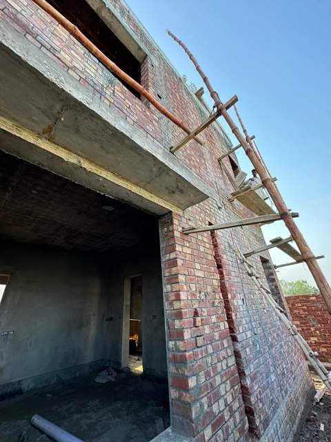 Exterior wall and scaffold detail